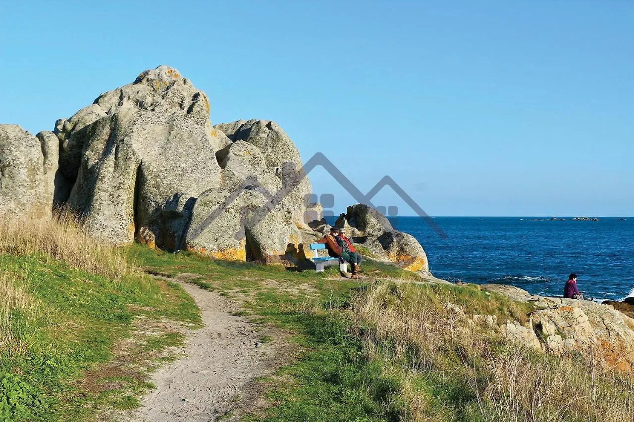 Souvenir Du Guil: Seaside Cottage with Garden in Guilvinec Holiday home