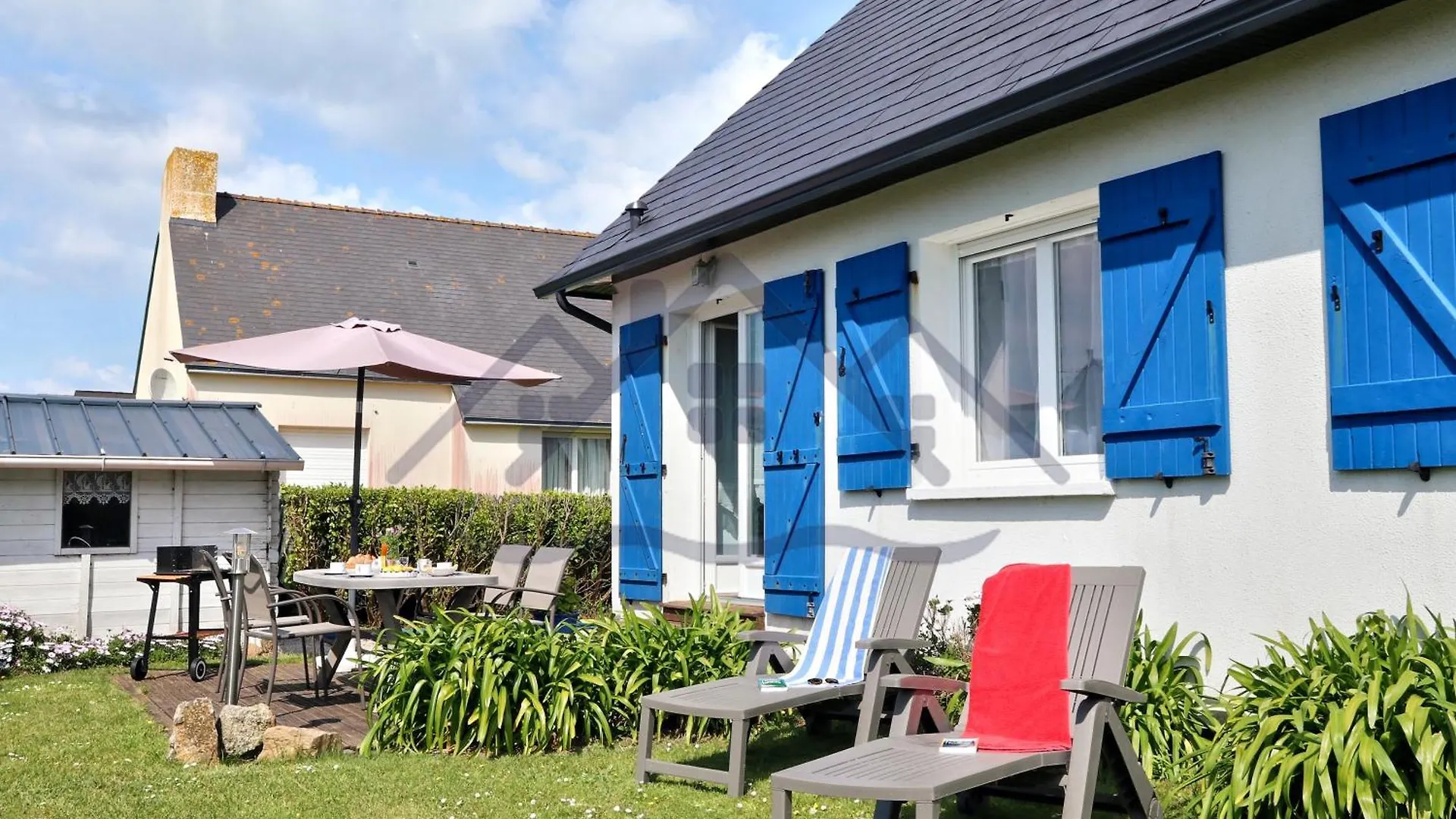 Holiday home Souvenir Du Guil: Seaside Cottage with Garden in Guilvinec