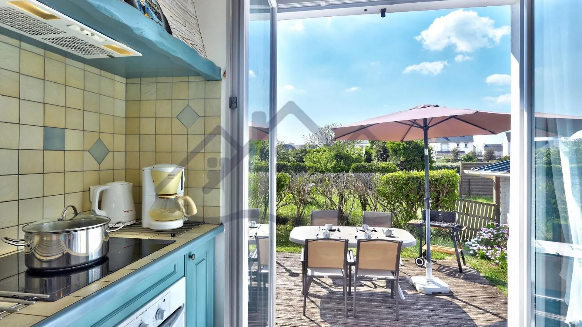 Souvenir Du Guil: Seaside Cottage with Garden in Guilvinec Holiday home