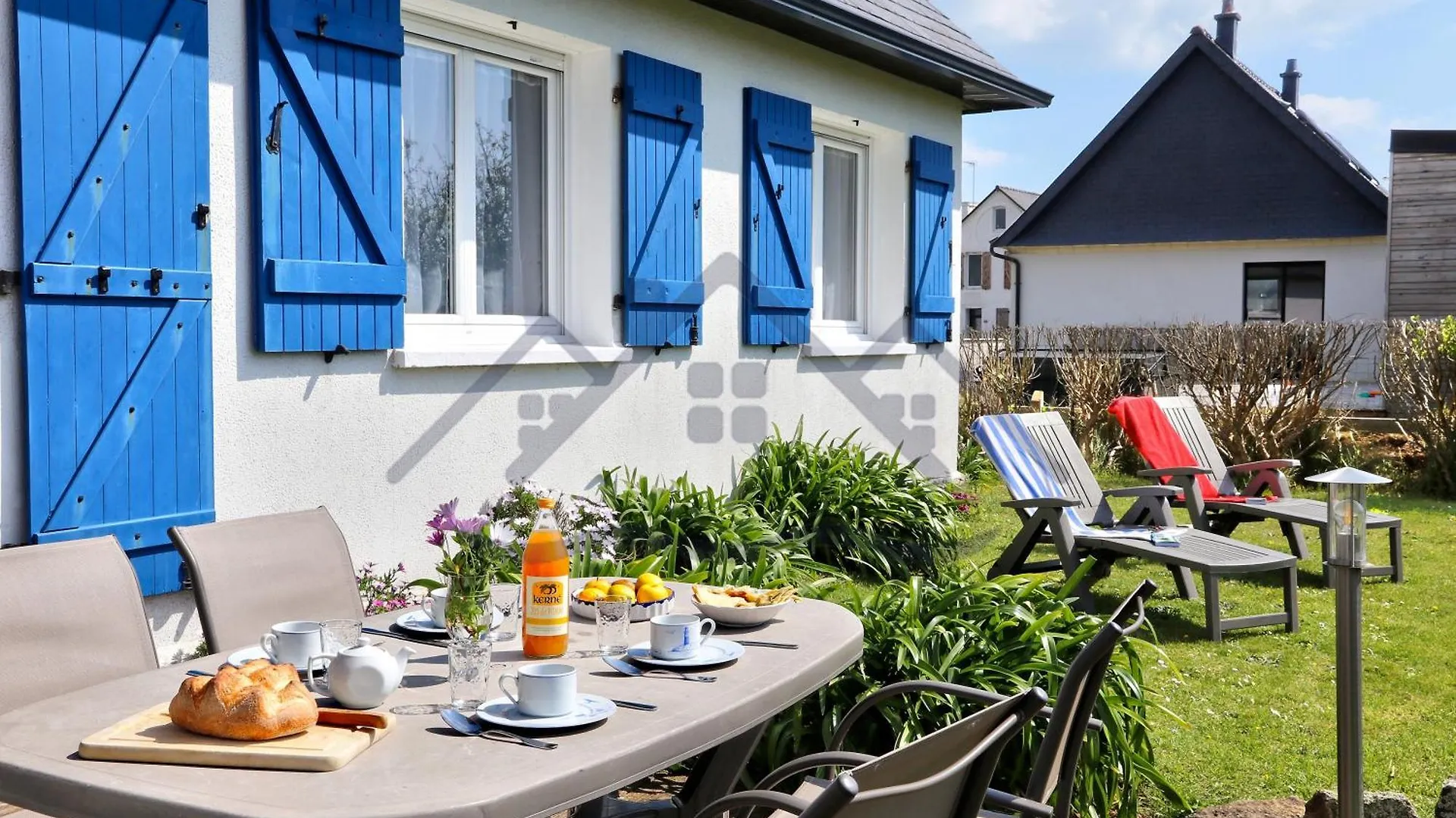 Souvenir Du Guil: Seaside Cottage with Garden in Guilvinec Holiday home