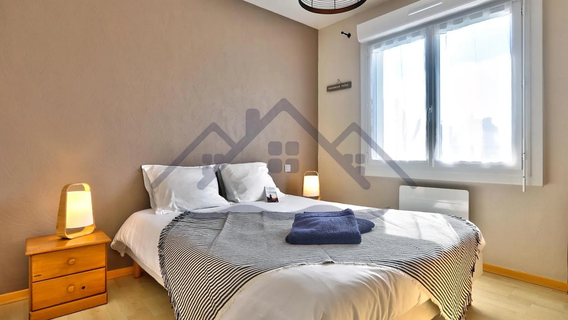 Souvenir Du Guil: Seaside Cottage with Garden in Guilvinec Holiday home